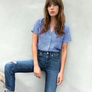 ISO The Clean Silk Short Sleeve in royal blue floral